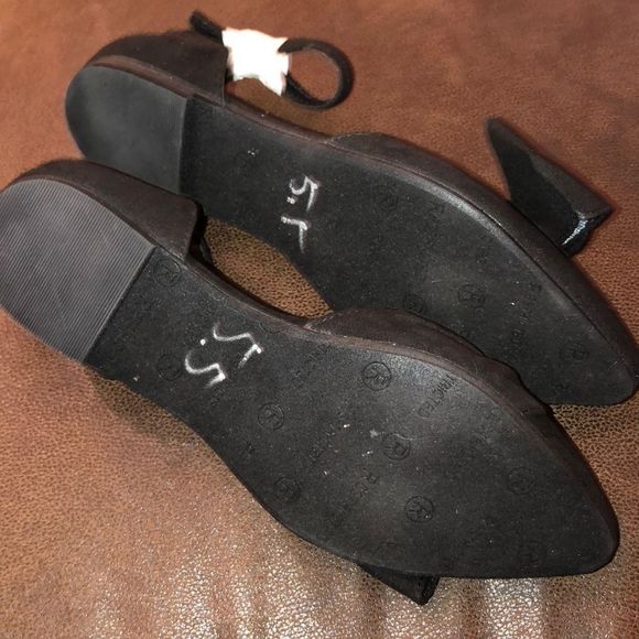 ModCloth Restricted Soho Sojourn Bow Flats 5.5 - Picture 6 of 6